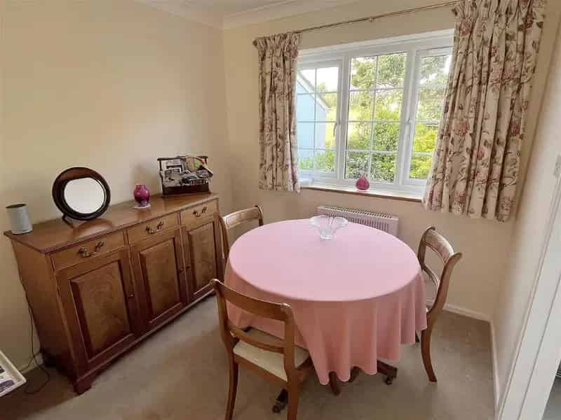 3 Bed Semi-Detached House for Sale