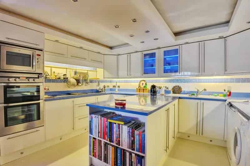 2 Bed Flat for Sale Liverpool Wapping Quay River Views Parking