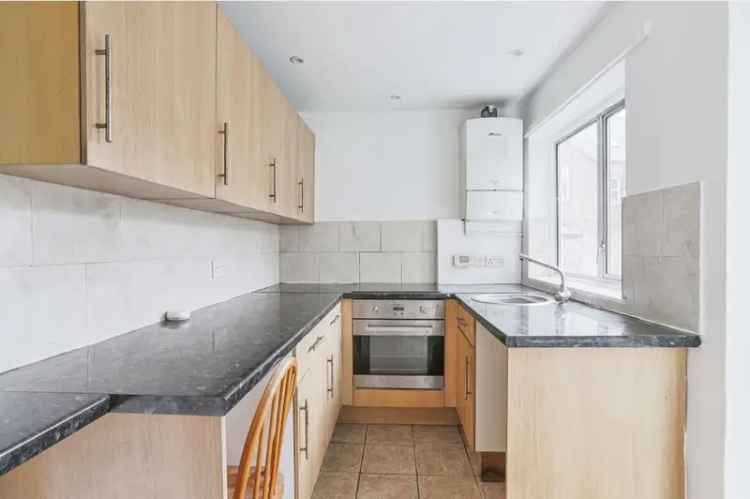 Newly Renovated 2-Bed Terrace Near Starbeck Train Station