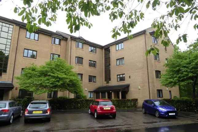 Flat to rent in Addison Road, Kirklee, Glasgow G12