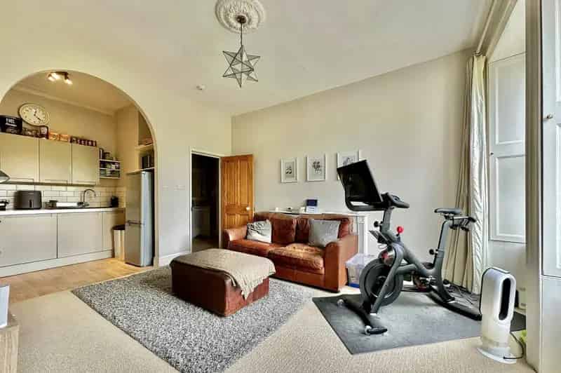 1 Bedroom City Centre Flat for Sale - No Onward Chain