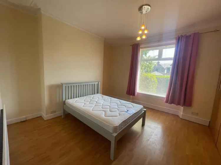 1 Bedroom Flat to Rent West End Part Furnished May 21 2025