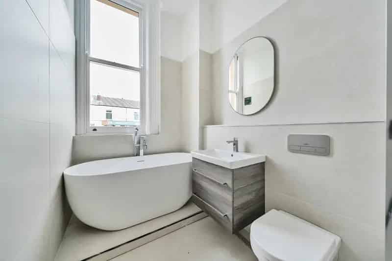 2 Bedroom Flat to Let 877 SQ FT