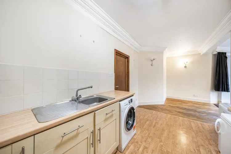 2 Bed Edwardian Apartment Maidenhead Share of Freehold