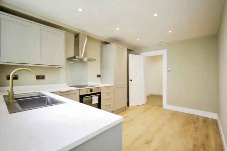 Luxury 2-Bed Seafront Apartment Eastbourne