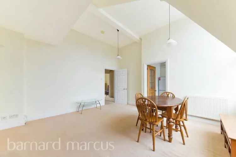 Spacious 2-Bed Flat Earls Court  Victorian Conversion
