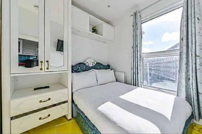 3 Bed Property for Sale Near Bishops Park Fulham