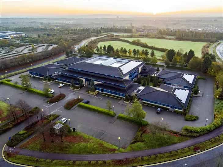 Shenley Pavilions Offices: Modern Workspace near Central Milton Keynes