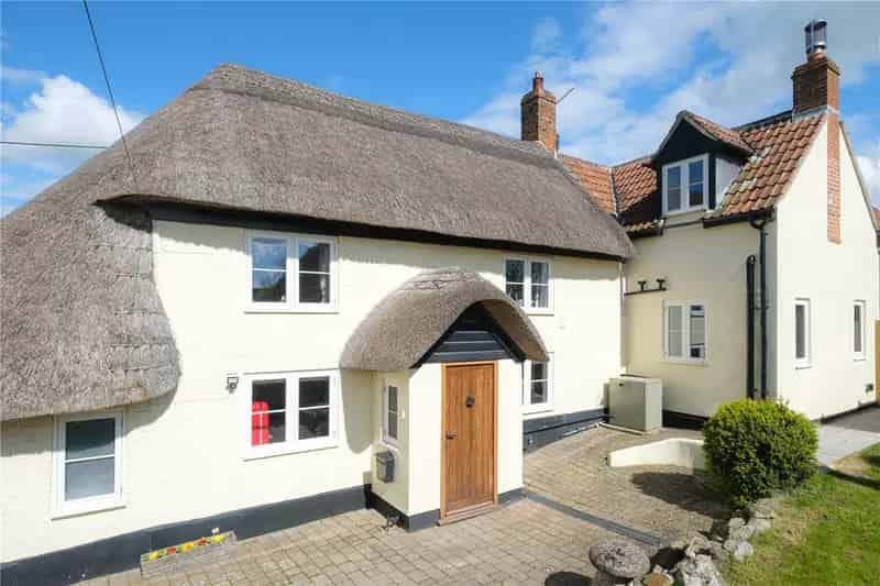 3 Bedroom Village Cottage for Sale All Cannings