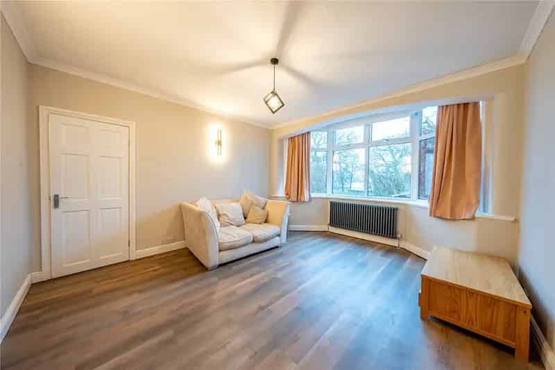 Four Bedroom Semi Detached House Near Schools
