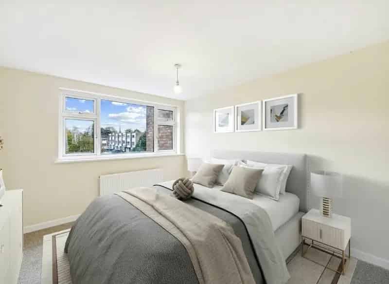 Five Bedroom Townhouse Near Ealing Broadway