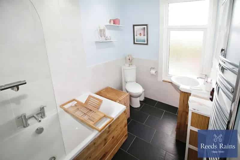 2 bedroom Mid Terrace House for sale, Lofthouse, West Yorkshire, WF3
