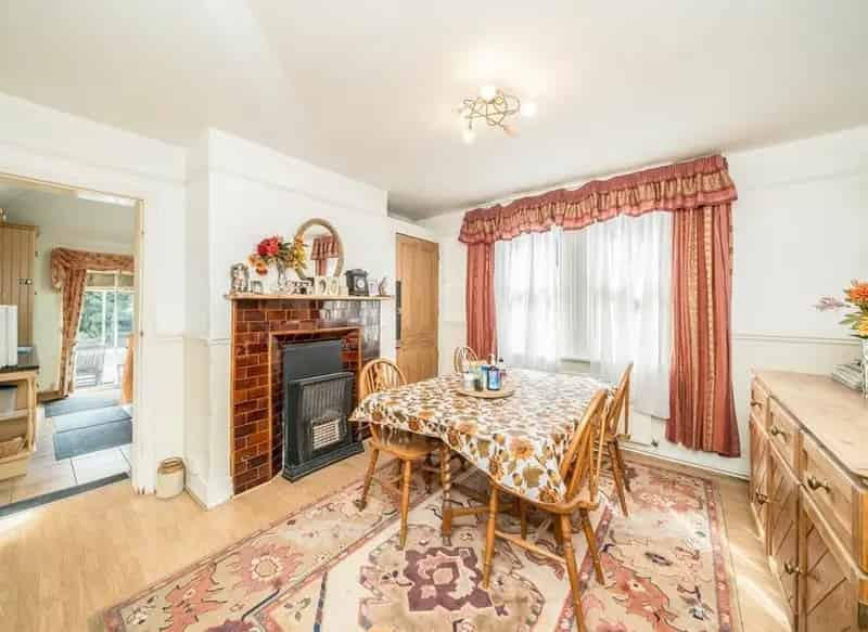 Victorian Family Home Wimbledon - 3 Floors - Modernisation Needed