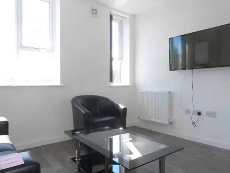 1 Bedroom House of Multiple Occupation HMO To Rent Available August 15 2025