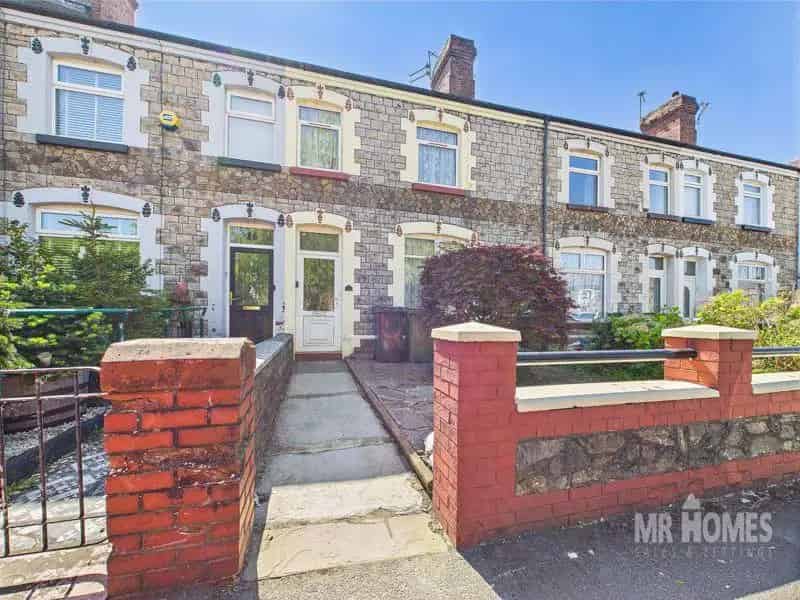 2 Bedroom Terraced House for Sale Extended Family Home