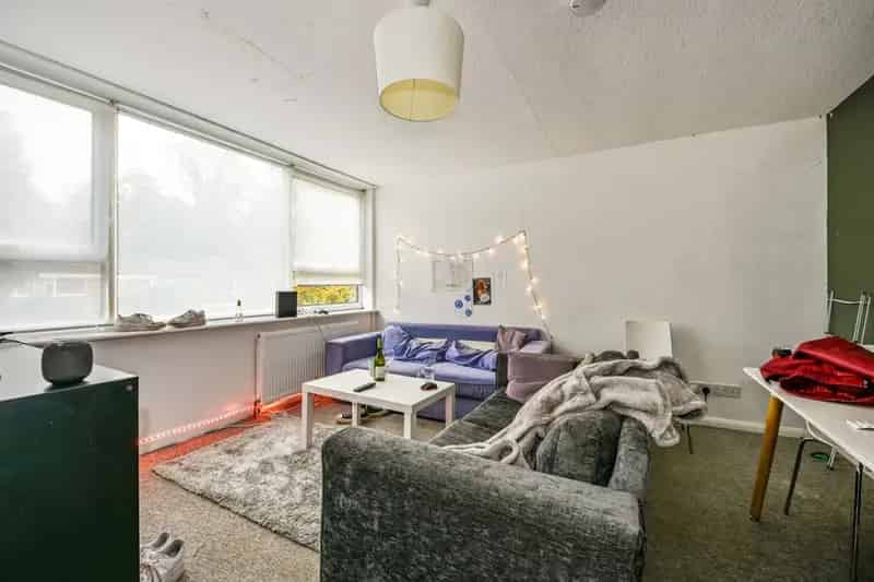 6 bedroom House
 To Rent