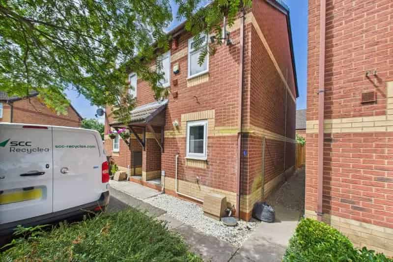2 Bedroom Semi Detached House For Sale Stourbridge