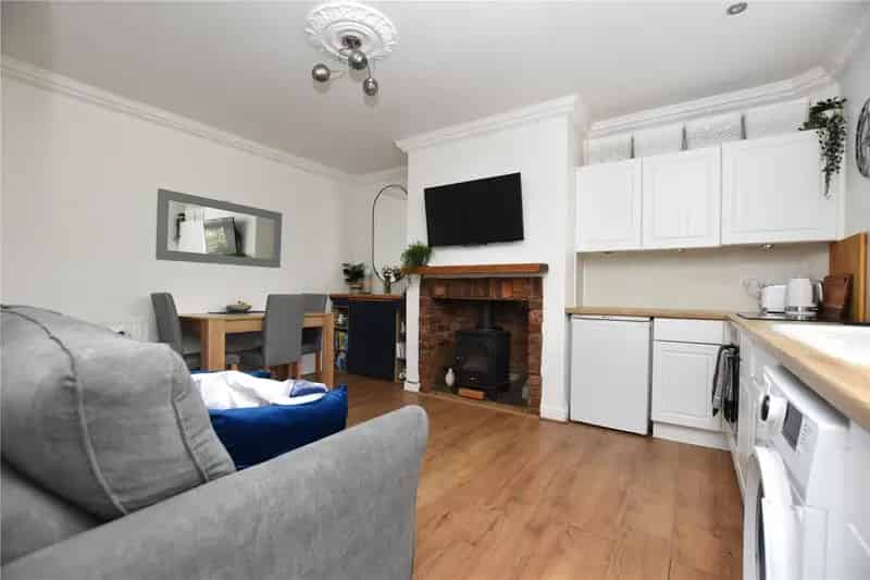 Two Bedroom Home in Gildersome with Private Garden and Off Street Parking