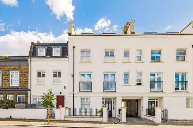 5 Bedroom House for Sale in Chatham Road London