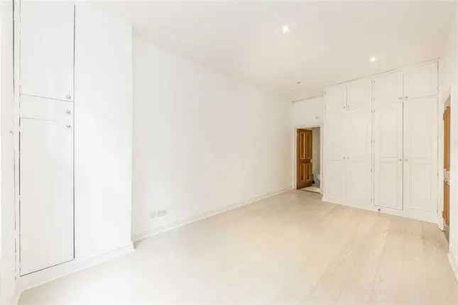 3 Bedroom Maisonette for Rent in Bina Gardens SW5