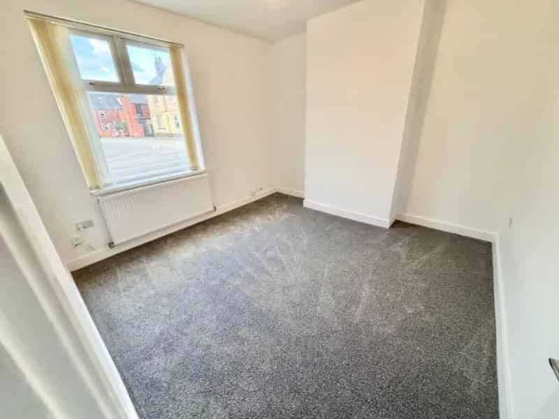 2 Bed House for Sale Near Amenities - No Vendor Chain