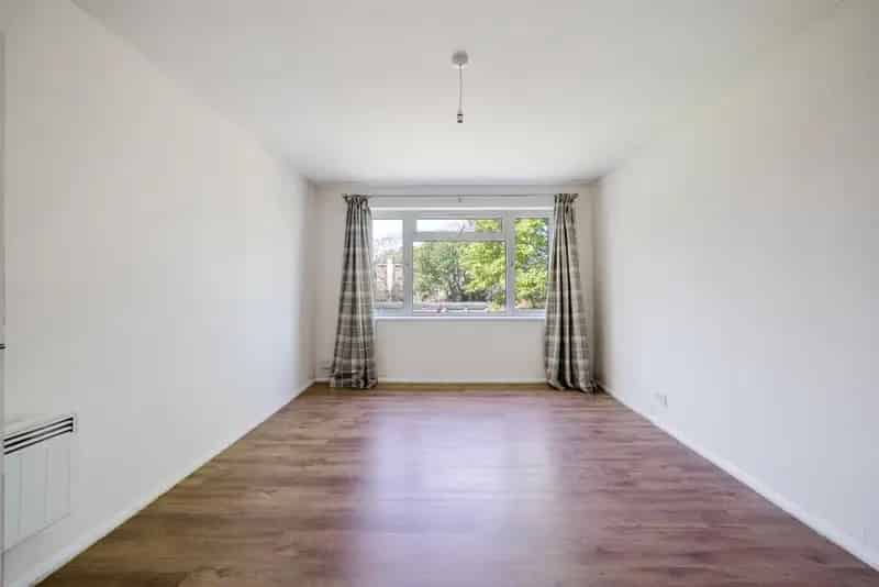 Two Double Bedroom Flat Near Streatham Common