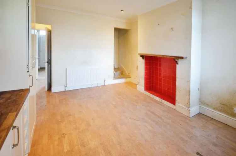 2 Bedroom Mid Terrace House For Sale