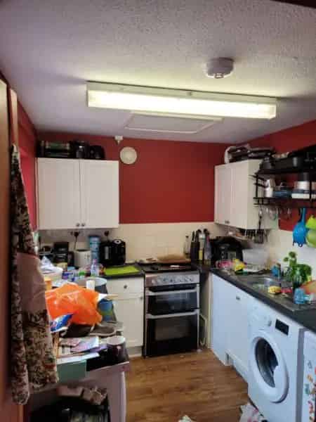 2 Bed Ground Floor Flat with Private and Communal Gardens