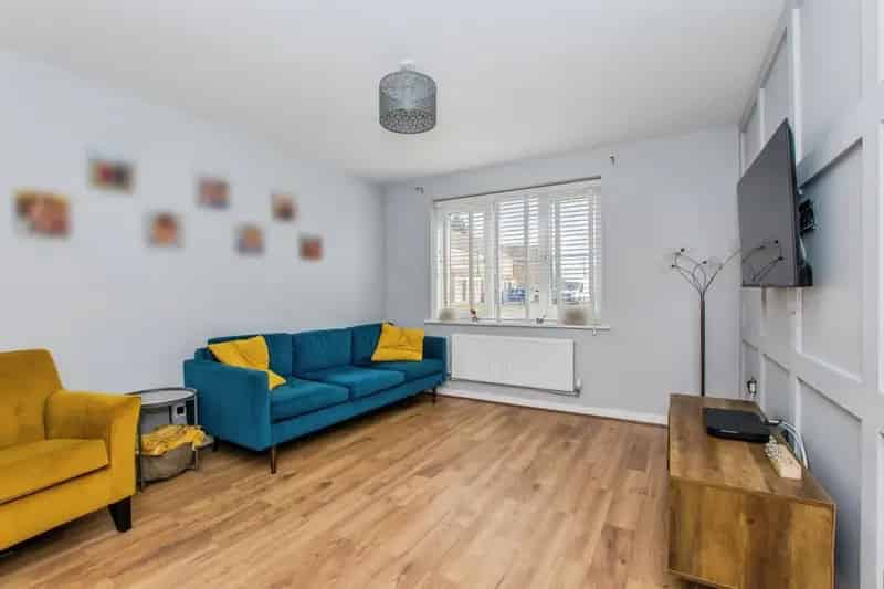 Family Home with Ensuite and Garage