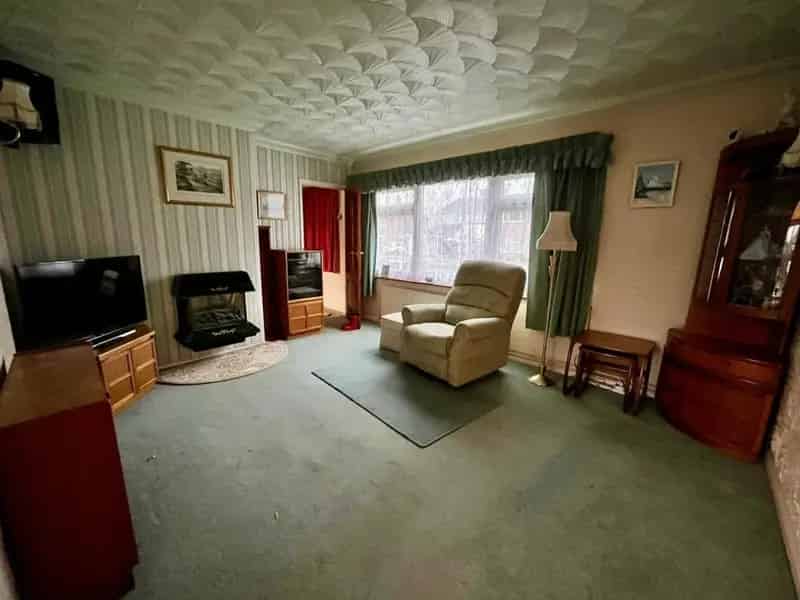 Three Bedroom Semi-Detached House for Sale Narbeth Drive