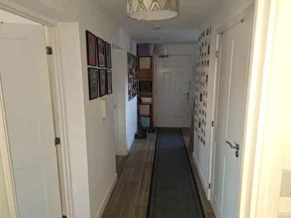 Flat For Rent in Mid Sussex, England