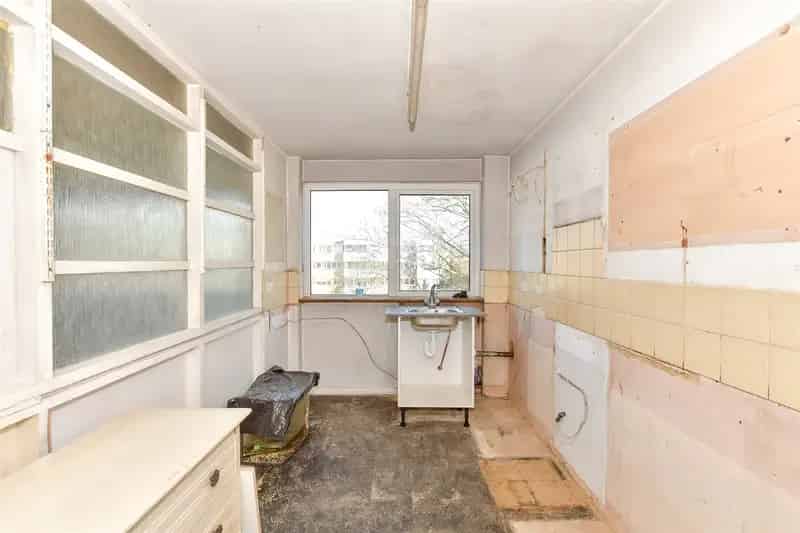 2 Bedroom Flat for Sale Near Wanstead Central Line