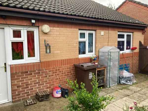 Bungalow For Rent in Sheffield, England