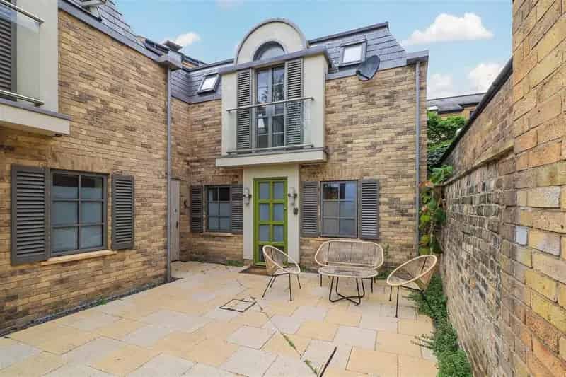 2 Bedroom Townhouse for Sale in Gated Development
