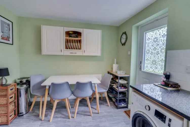 3 Bedroom Semi-Detached House for Sale Apperley Bridge