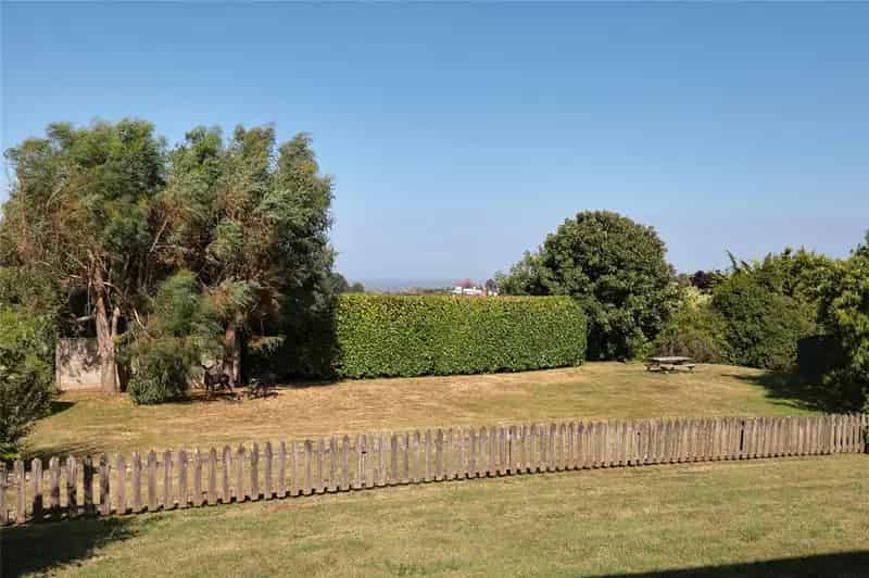 4 Bedroom Detached House with Stunning Views and Studio