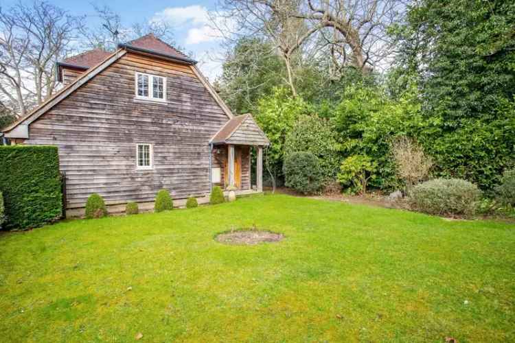2 Bedroom Flat to Rent in Chiddingfold Village