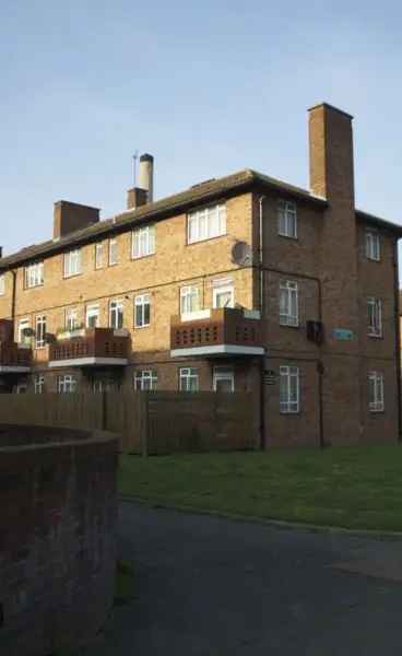 Flat For Rent in Tendring, England