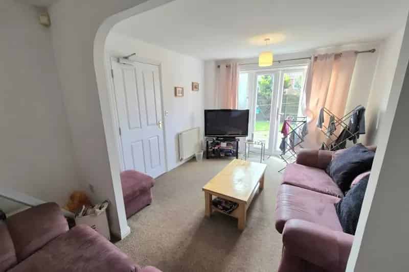 5 Bed House with Garage and Garden