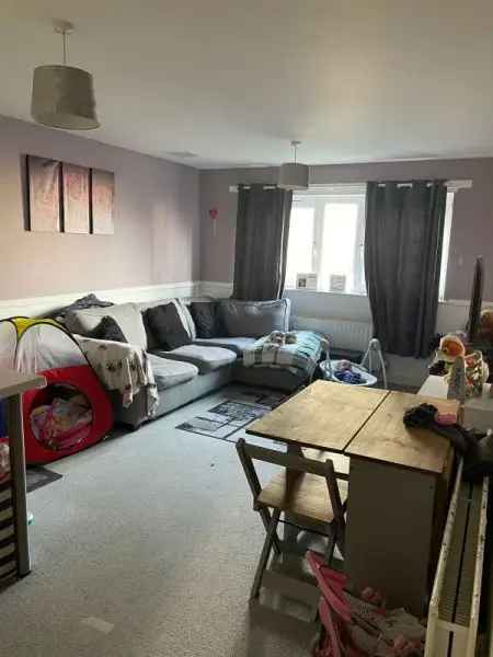 Flat For Rent in Taunton, England