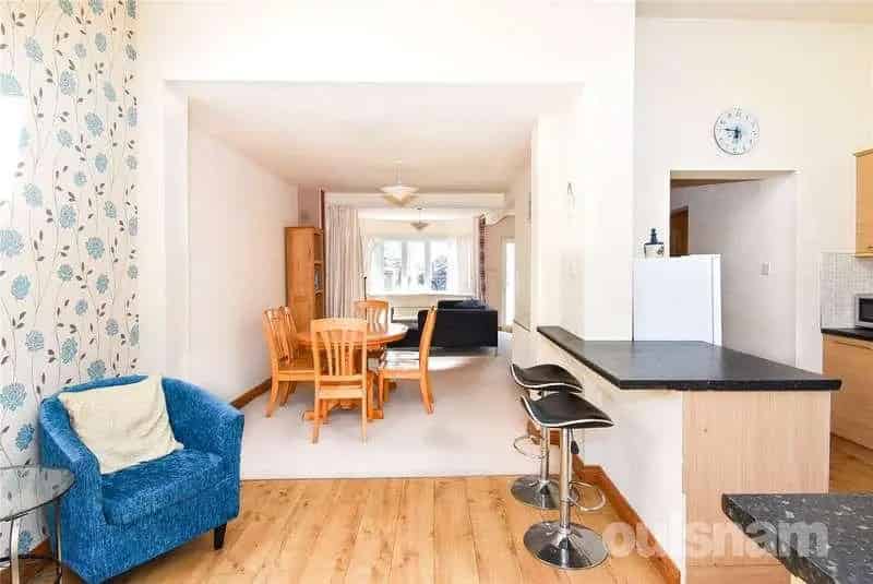 3 Bed House for Sale Near Stratford-upon-Avon Canal