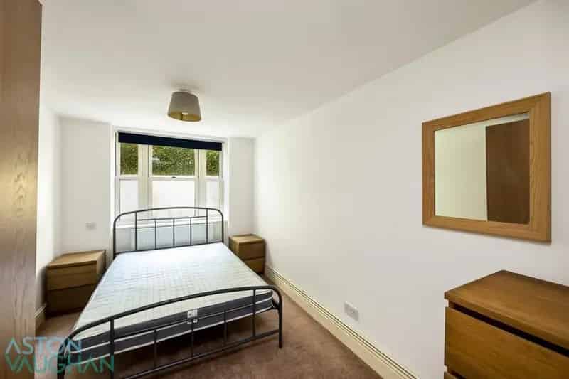 2 Bedroom Apartment to Rent in Brighton