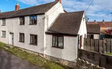 Charming 2-Bedroom Cottage in Trull Somerset
