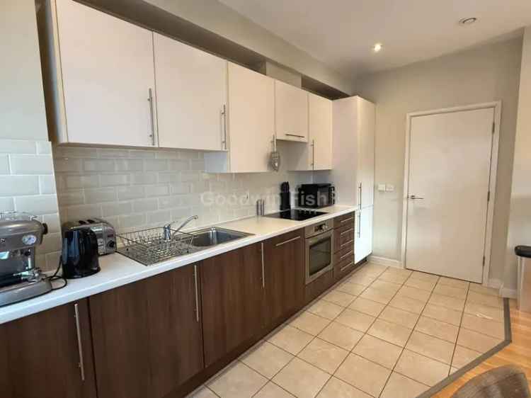 2 Bedroom Furnished Apartment Near Piccadilly Station