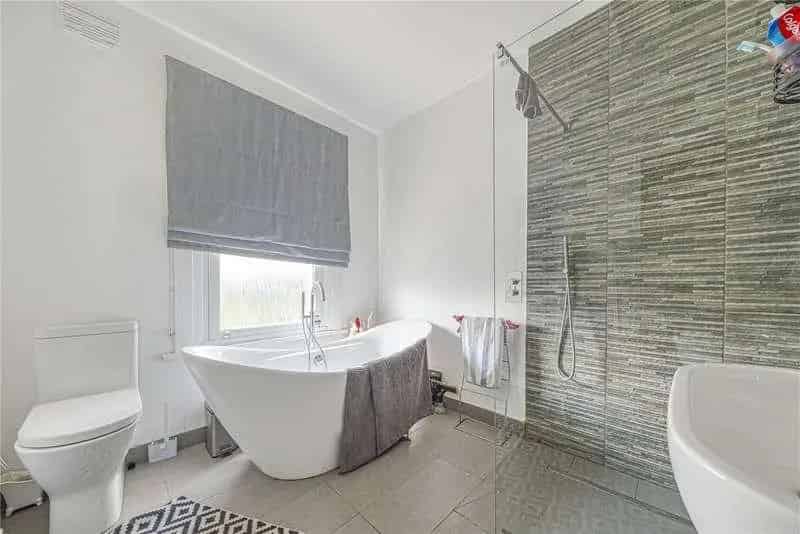 3 Bed Victorian House for Sale Modern Finishes Off Street Parking