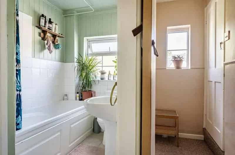 2 bed house for sale