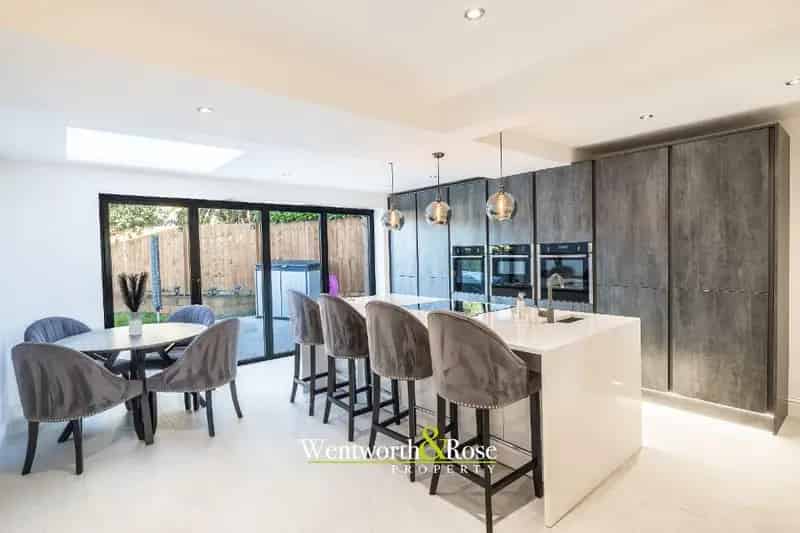 4 Bedroom Detached House for Sale - Old Birmingham Road