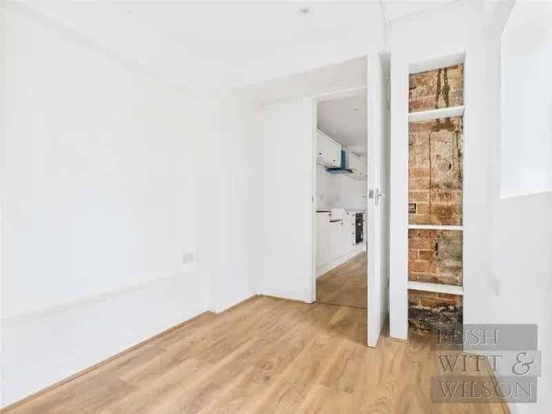 2 Bed Seafront Apartment for Sale