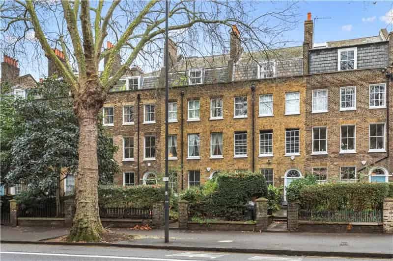 4 Bedroom House in London Walcot Conservation Area
