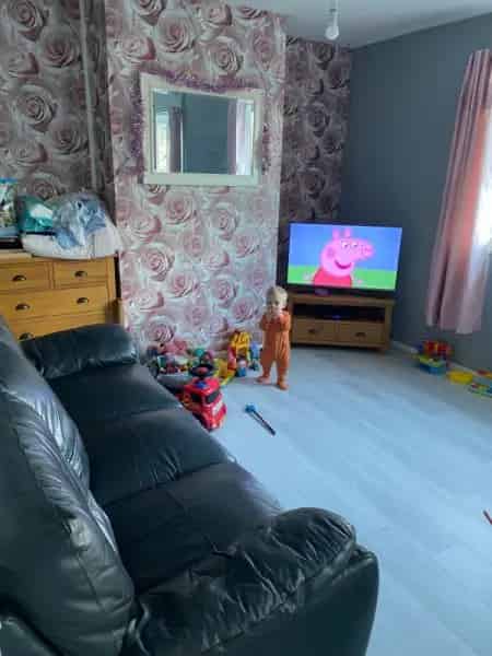 Large 3 Bedroom House with Garden and Outhouse Near Beach